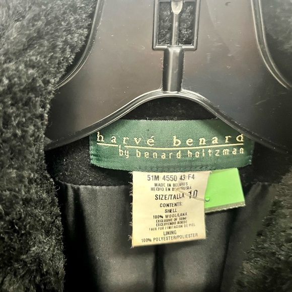 Vintage Minimalist Black Wool Coat with Faux Fur Collar by Harve Benard Size 10 - Picture 9 of 15